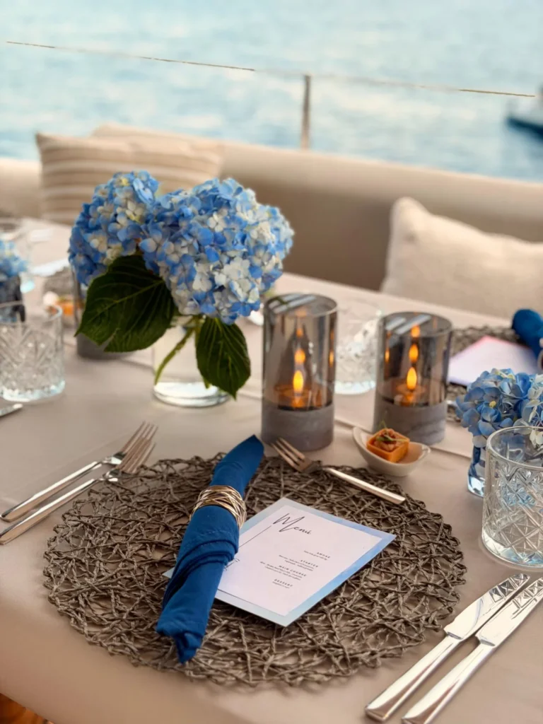 Sunreef 70 ANKAWER VI – table setting