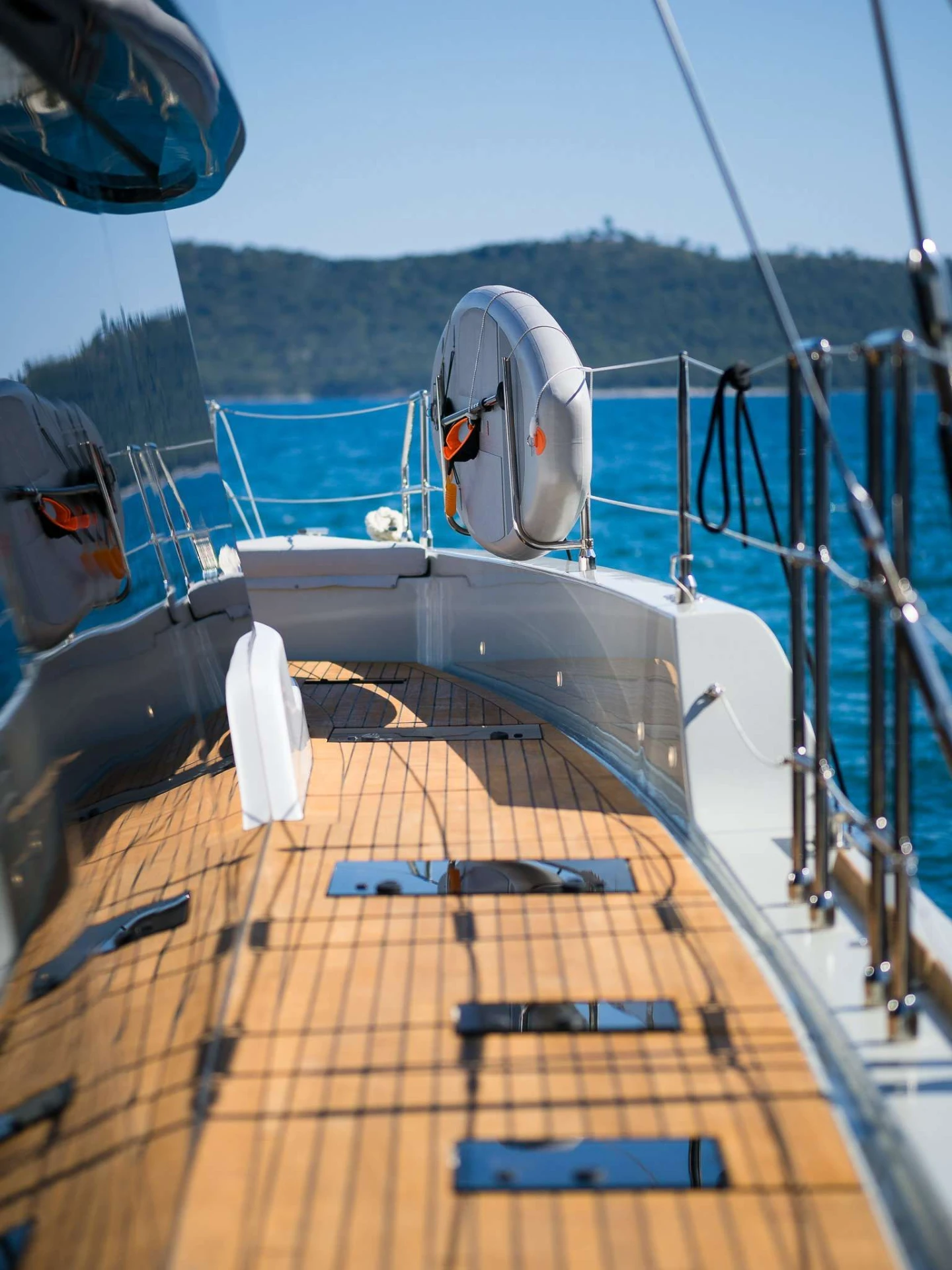 Sunreef 70 n+1 – Aft swim platform