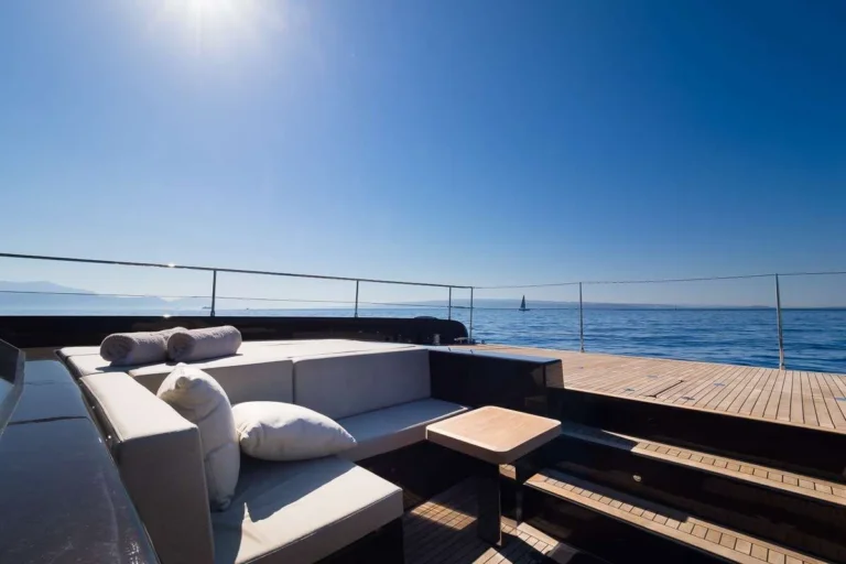 Sunreef 70 Power AMBER ONE – aft deck