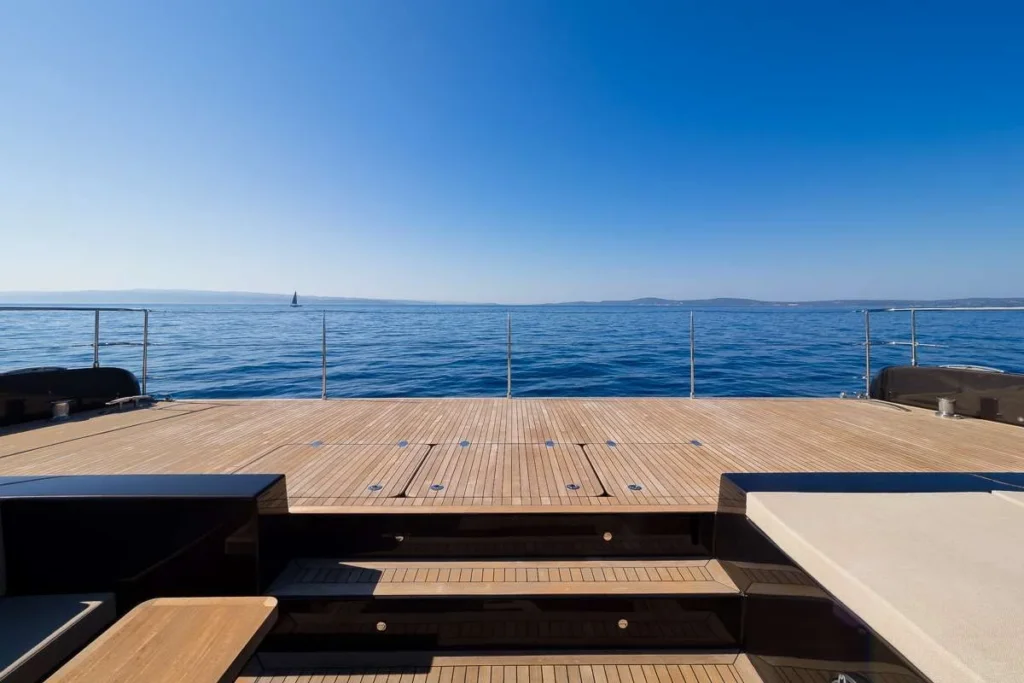 Sunreef 70 Power AMBER ONE – swim platform