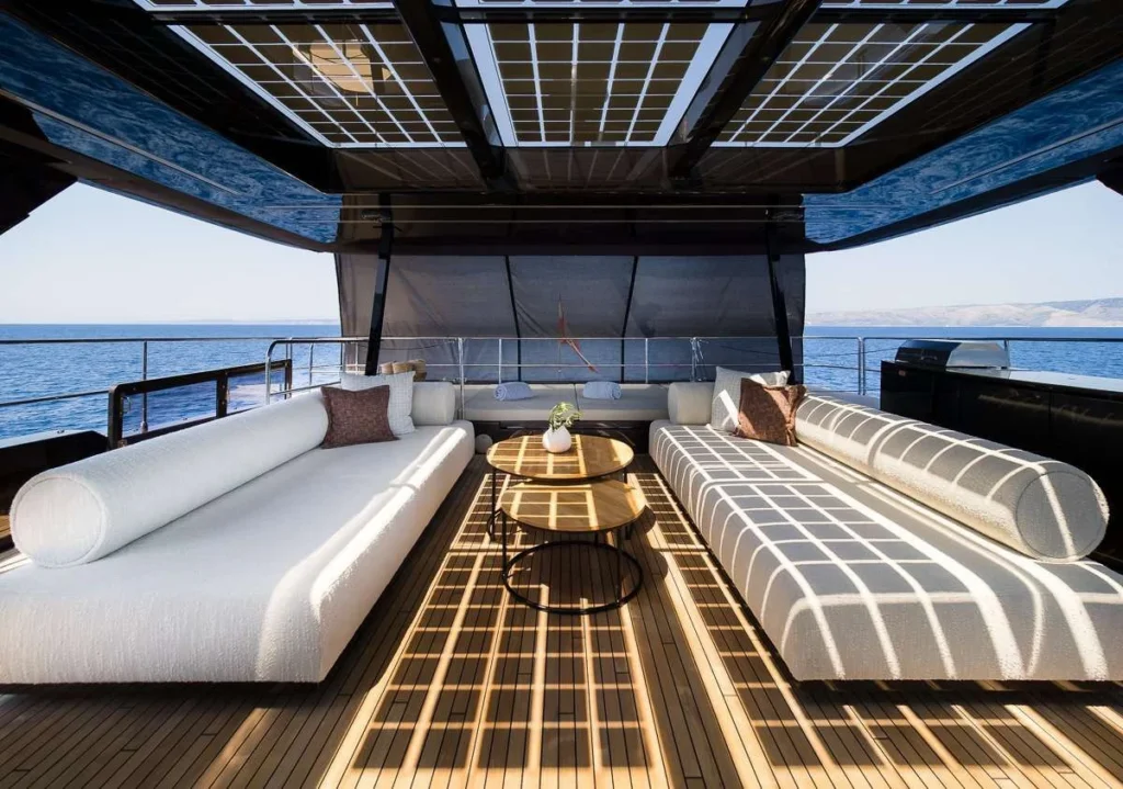 Sunreef 70 Power AMBER ONE – master cabin