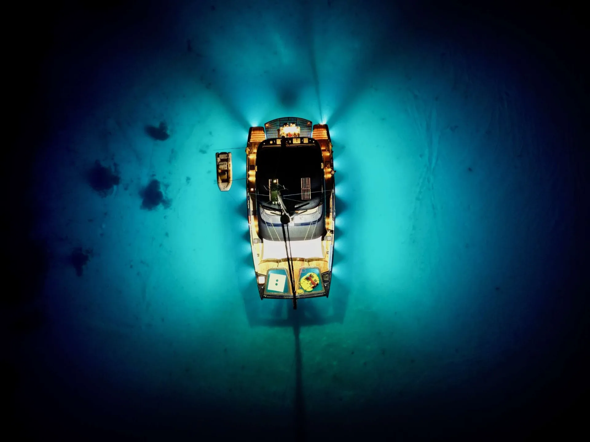 Sunreef 77 ONE PLANET – Aerial view at night at Molara