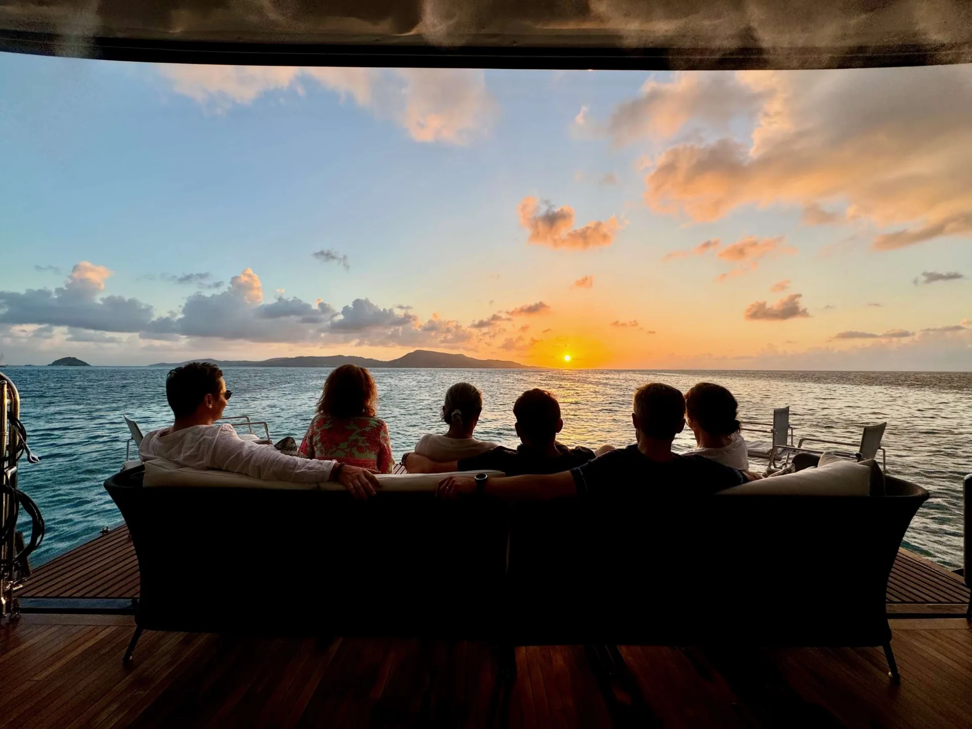 Sunreef 77 ONE PLANET – Sunset on the aft deck