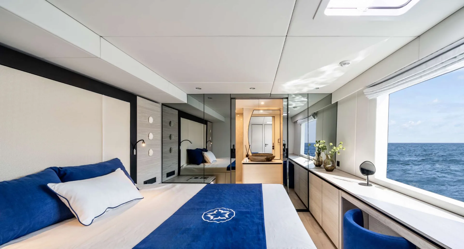Sunreef 77 ONE PLANET – Master cabin with king bed