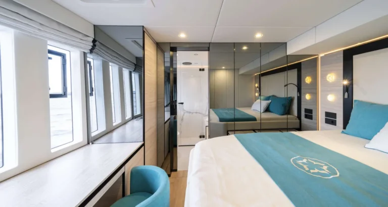 Sunreef 77 ONE PLANET – Turquoise queen cabin
