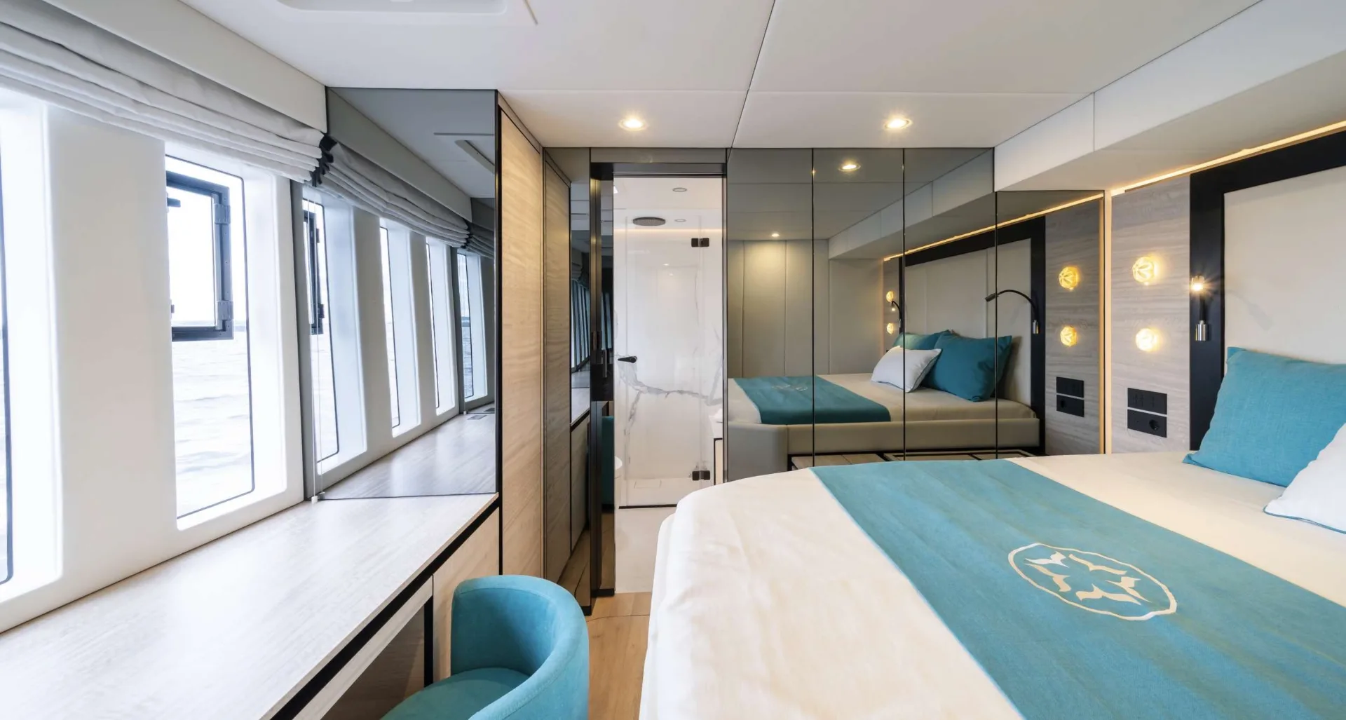 Sunreef 77 ONE PLANET – Turquoise queen cabin