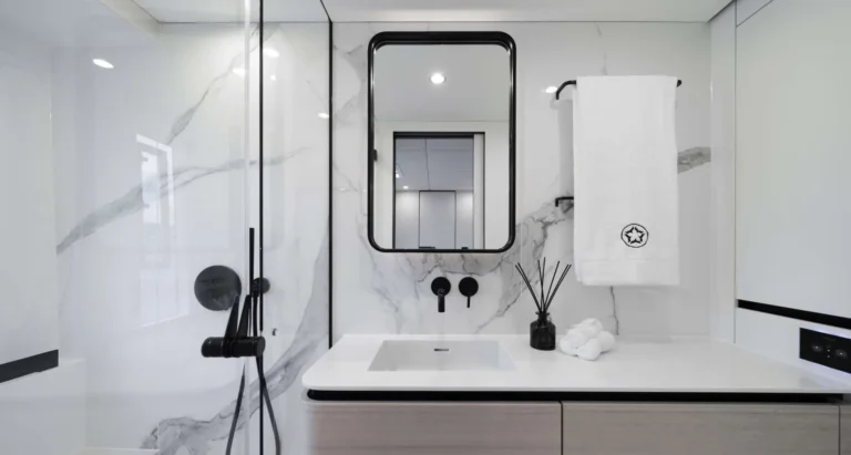 Sunreef 77 ONE PLANET – En-suite bathroom