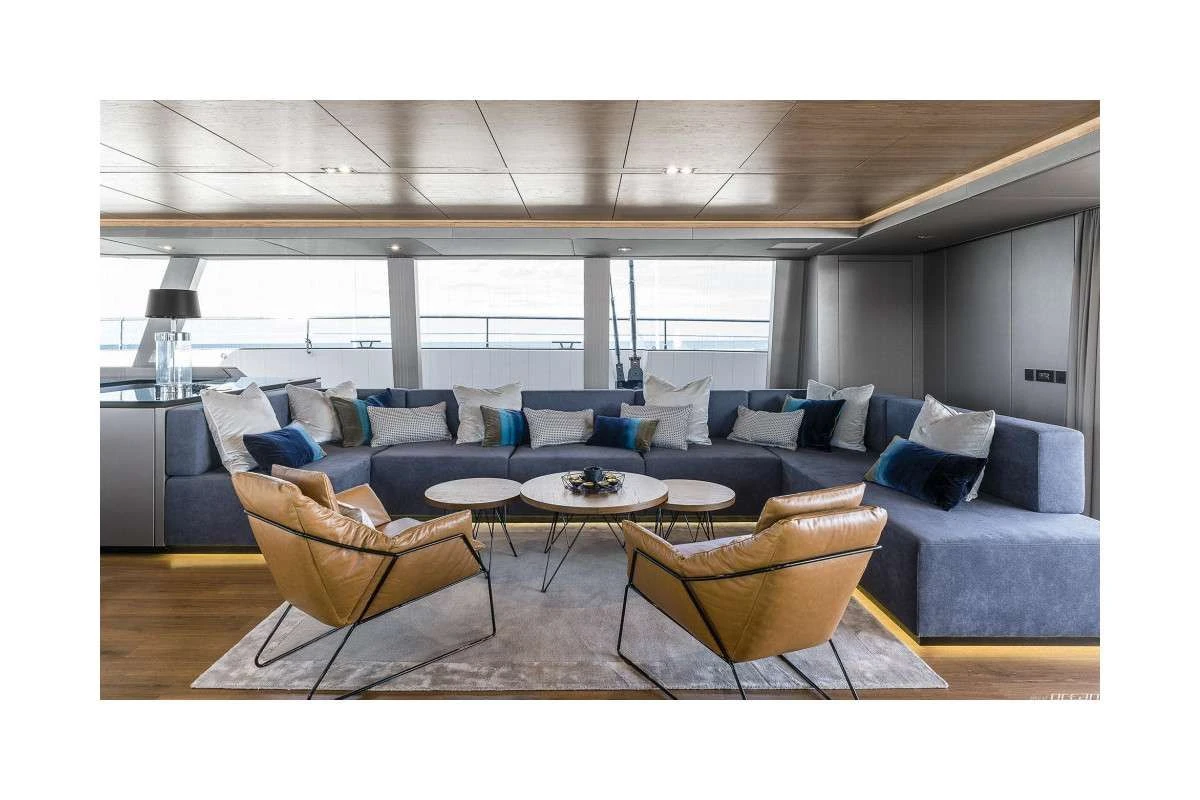 Sunreef 80 7X – saloon seating