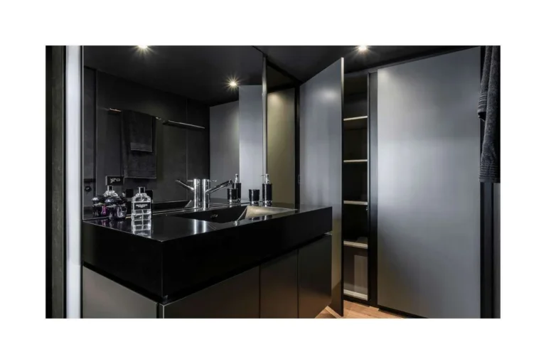 Sunreef 80 7X – galley