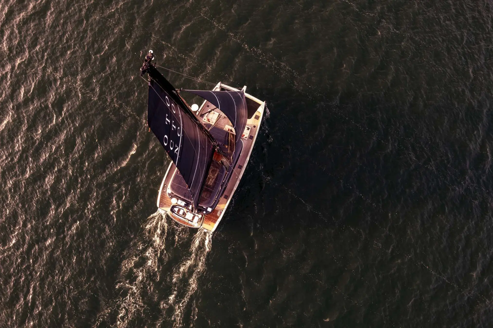 Sunreef 80 Eco OTOCTONE – aerial view