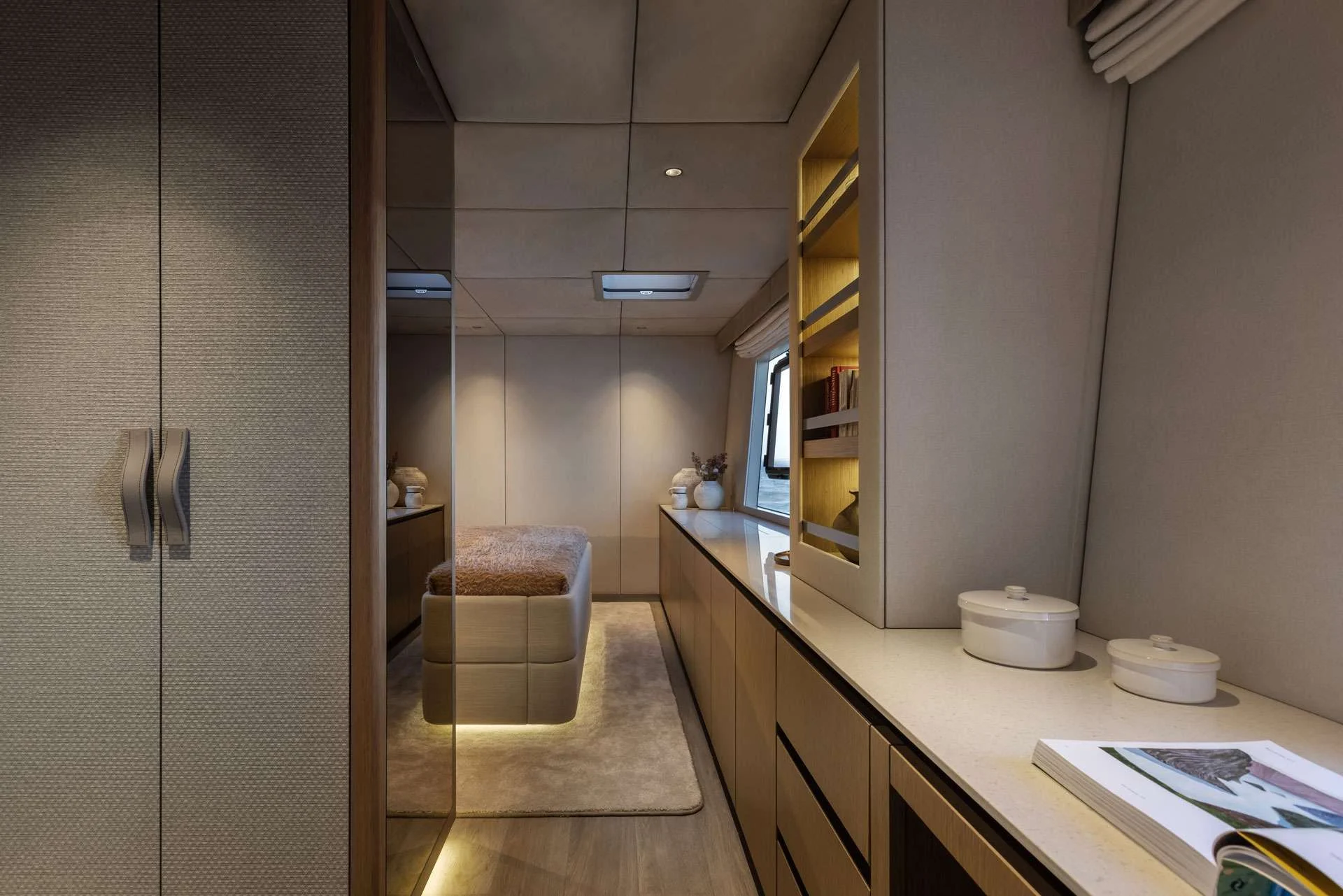 Sunreef 80 Eco OTOCTONE – dressing area