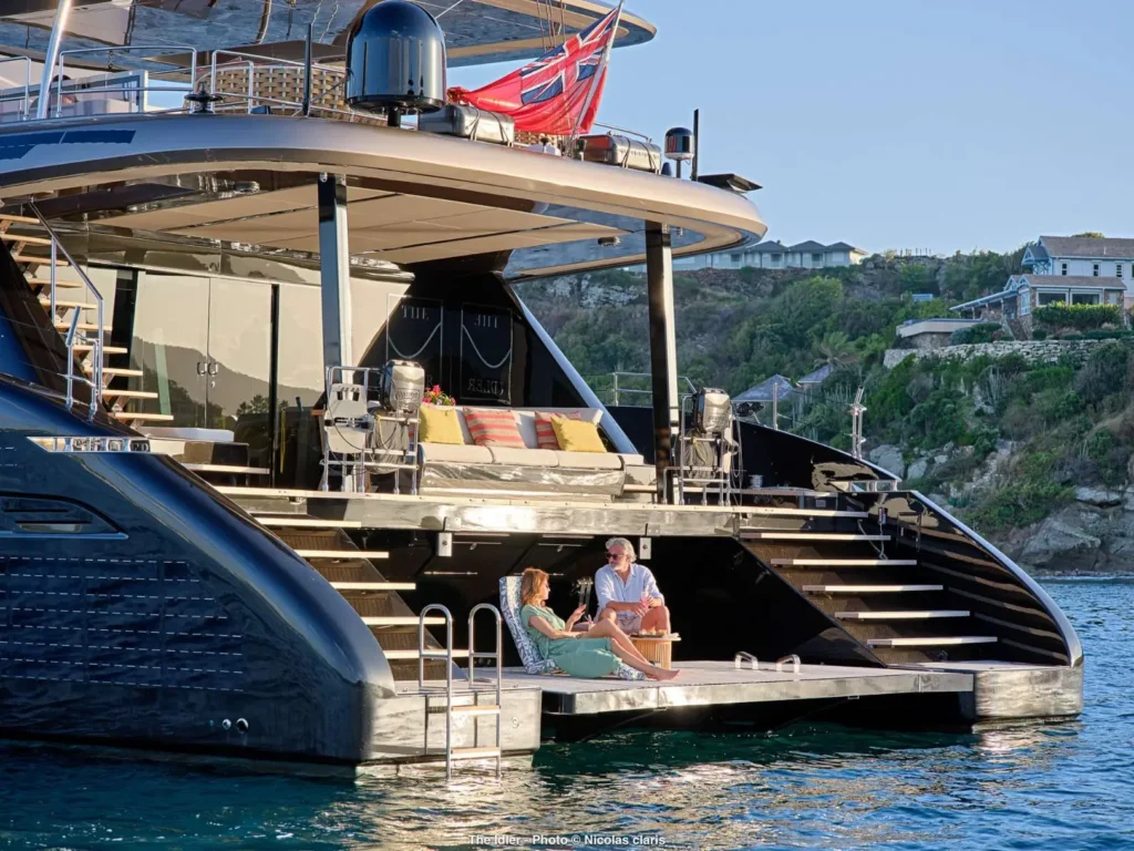 Sunreef 80 Eco THE IDLER – aft deck and hydraulic platform