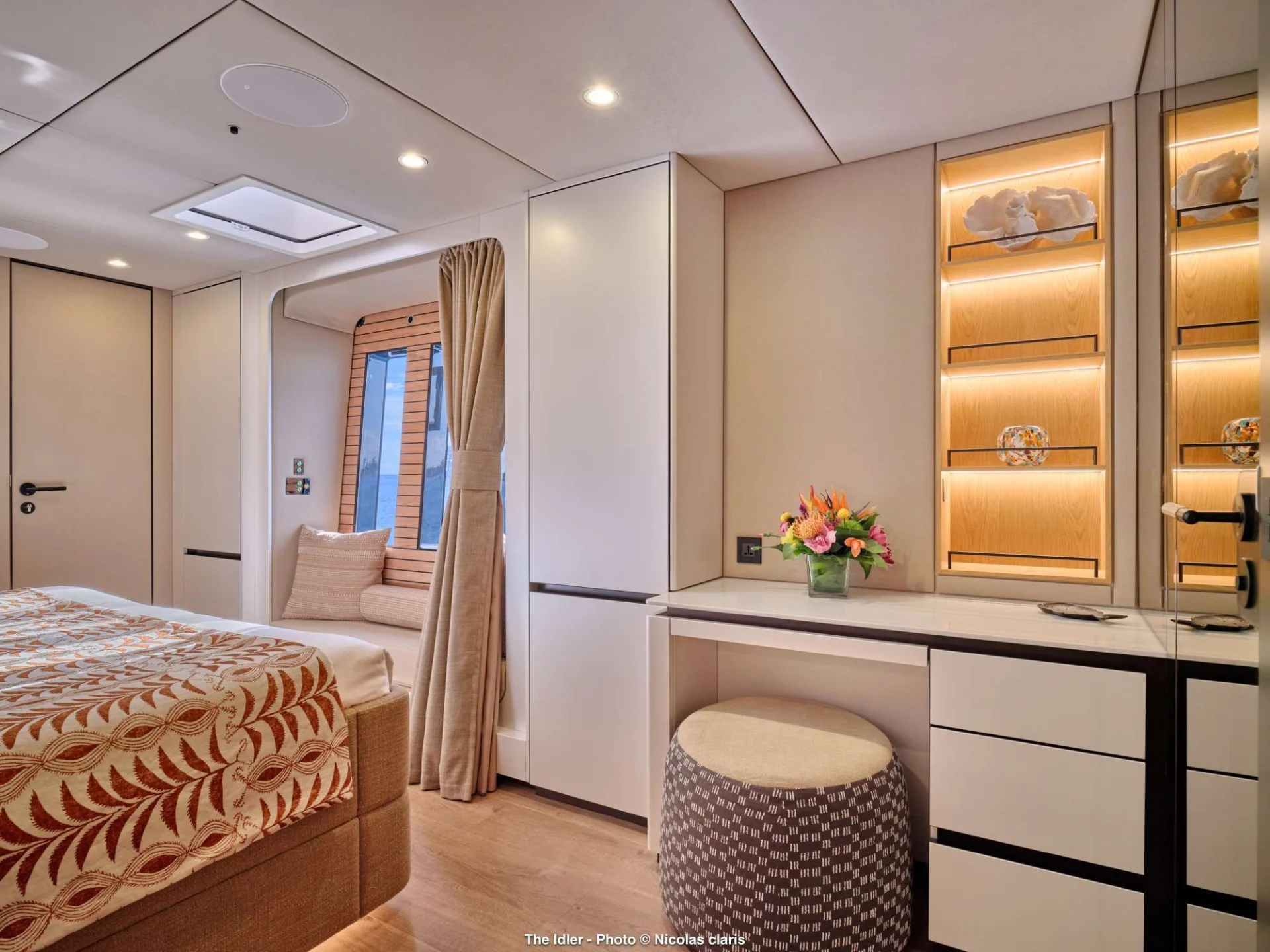 Sunreef 80 Eco THE IDLER – master dressing area
