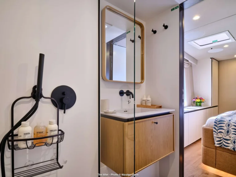 Sunreef 80 Eco THE IDLER – guest bathroom