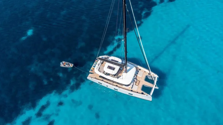 Sunreef 80 ENDLESS HORIZON – Aerial view at anchor
