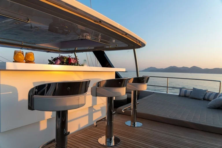 Sunreef 80 ENDLESS HORIZON – Flybridge bar at sunset