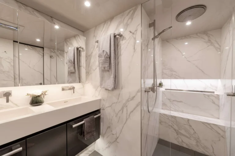 Sunreef 80 ENDLESS HORIZON – His and hers en-suite