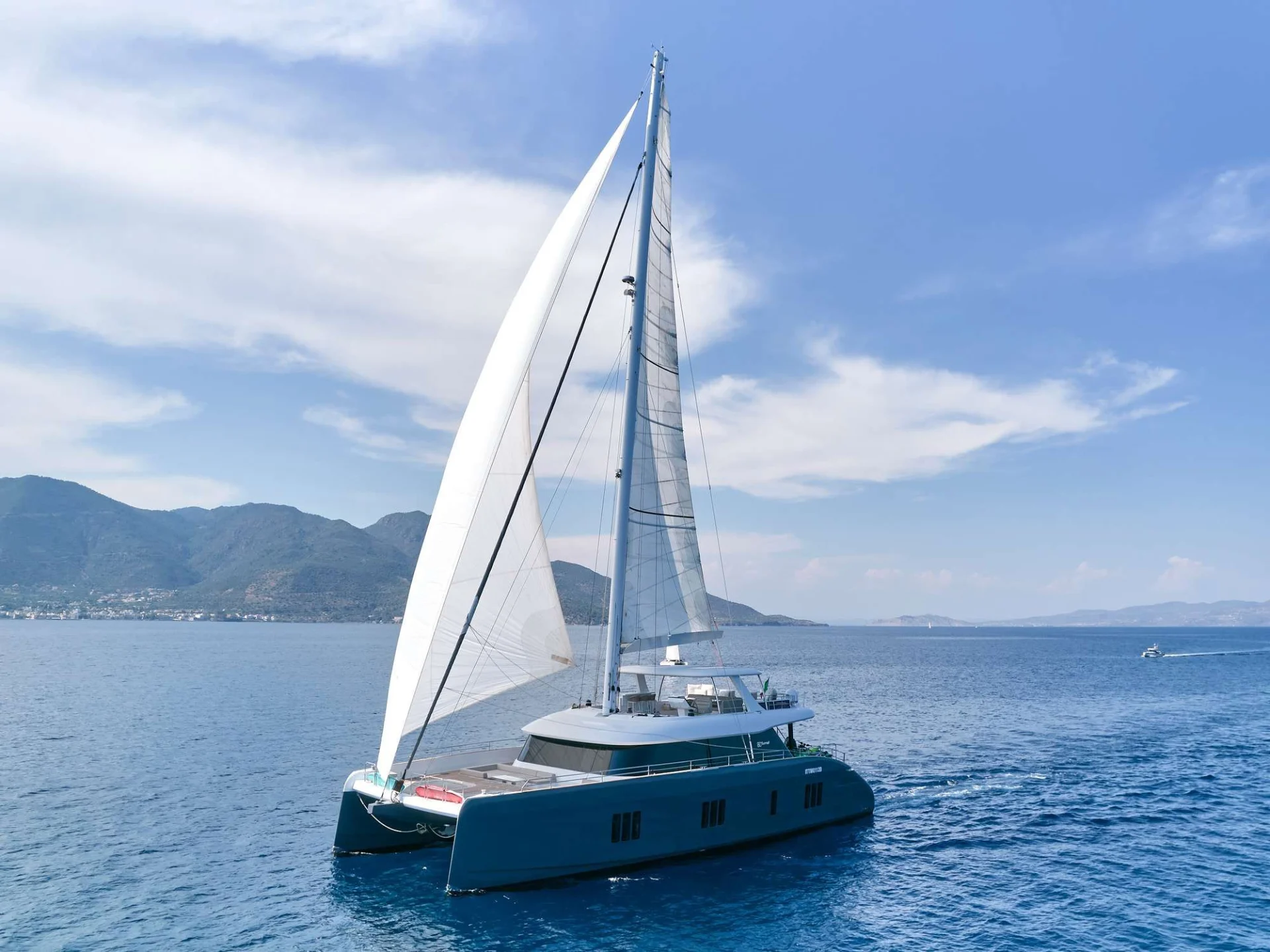 Sunreef 80 GENNY – Under sail