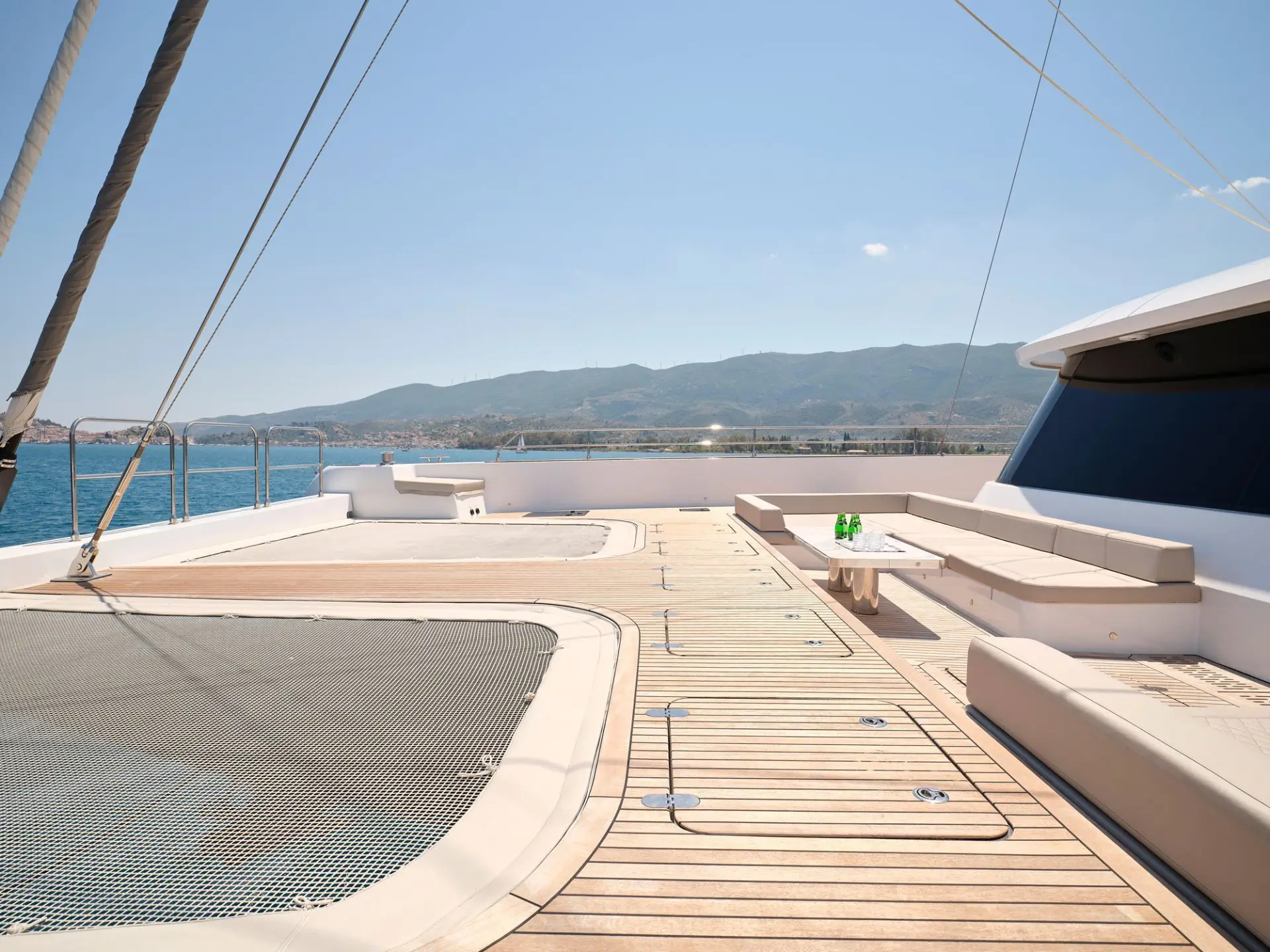 Sunreef 80 GENNY – Foredeck trampolines