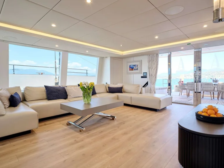 Sunreef 80 GENNY – Main saloon