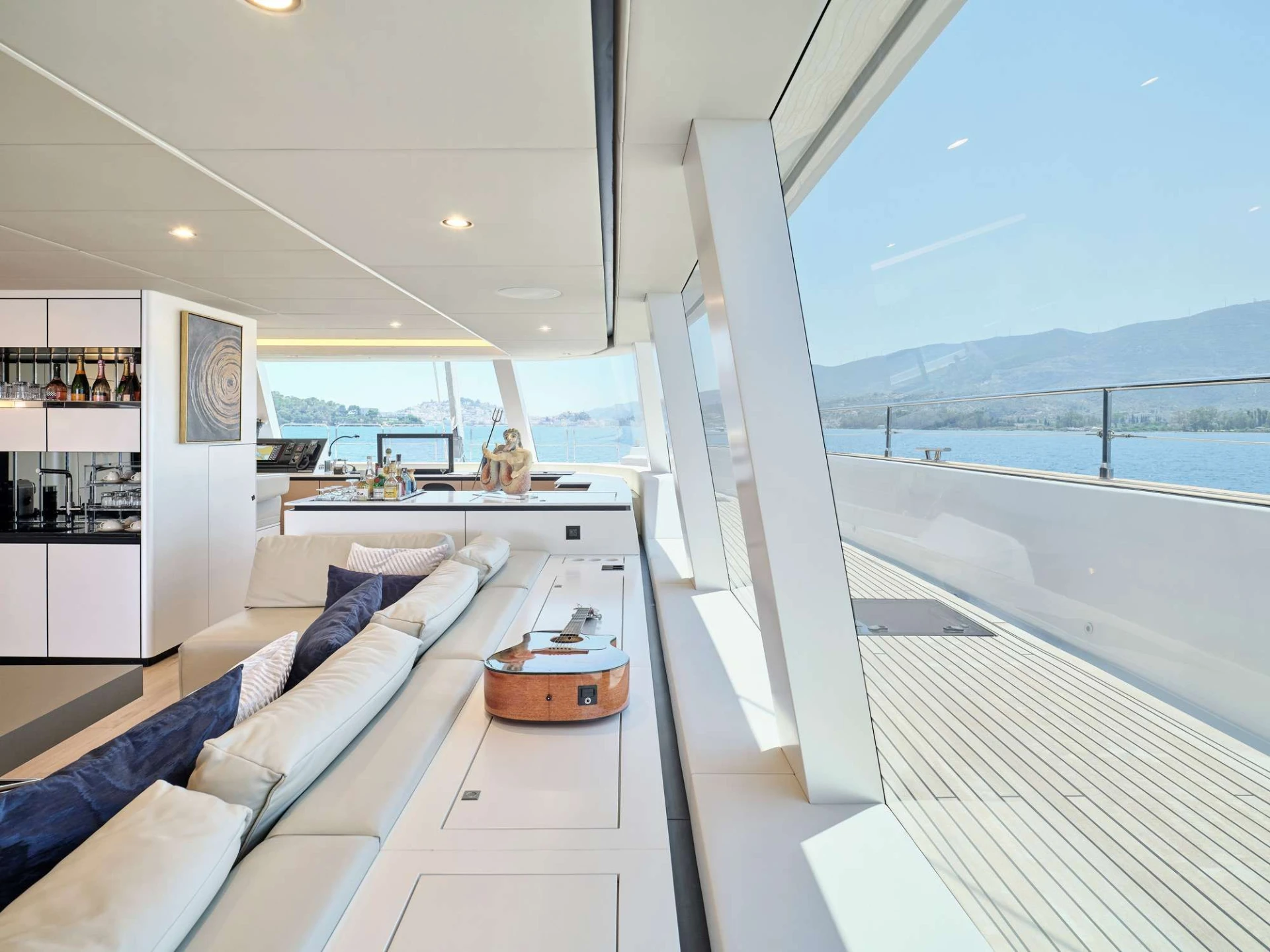 Sunreef 80 GENNY – Saloon