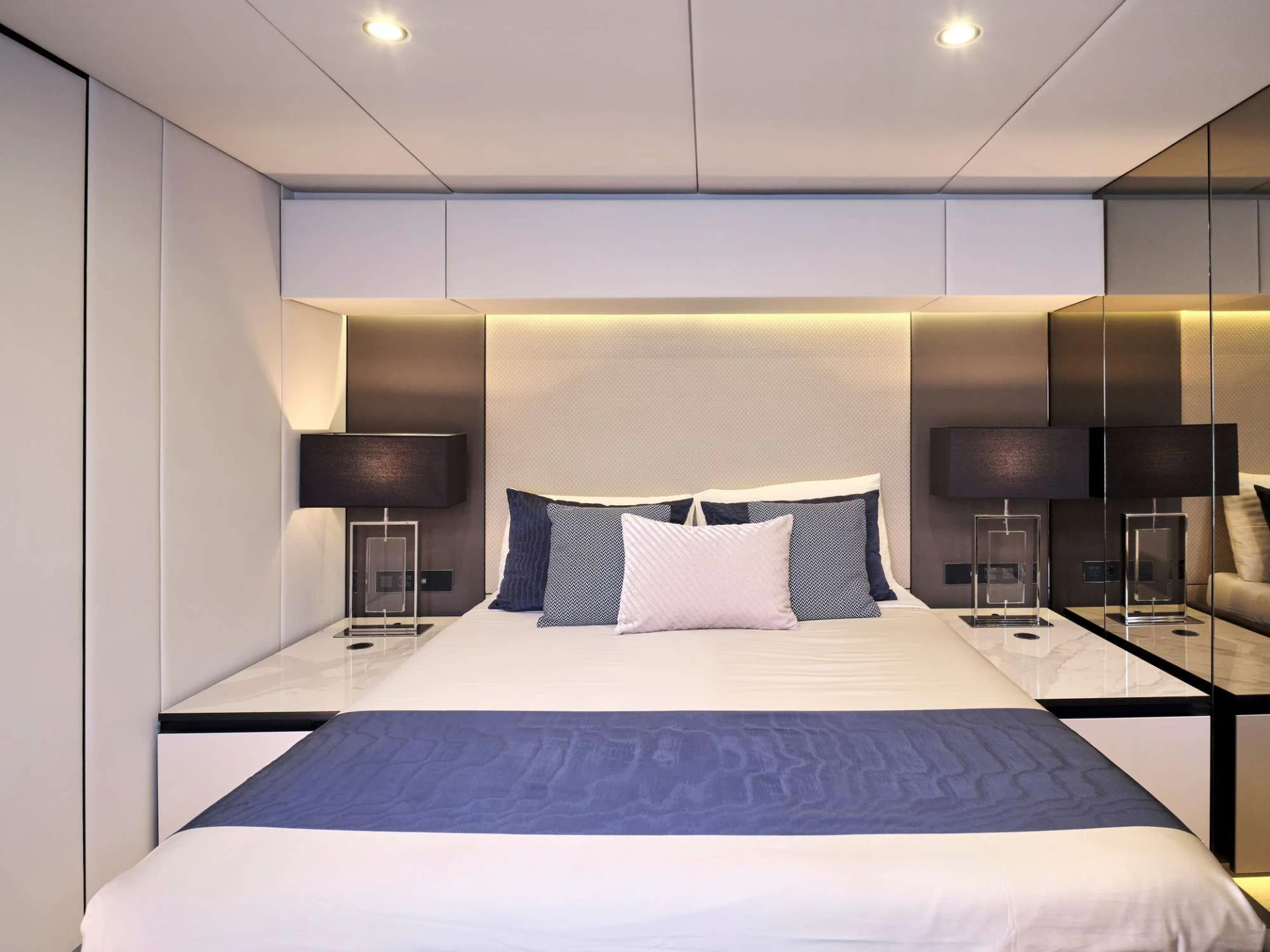 Sunreef 80 GENNY – VIP cabin