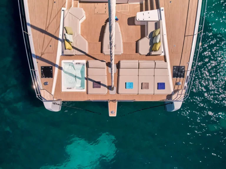 Thira 80 AD ASTRA – Aerial view of the foredeck