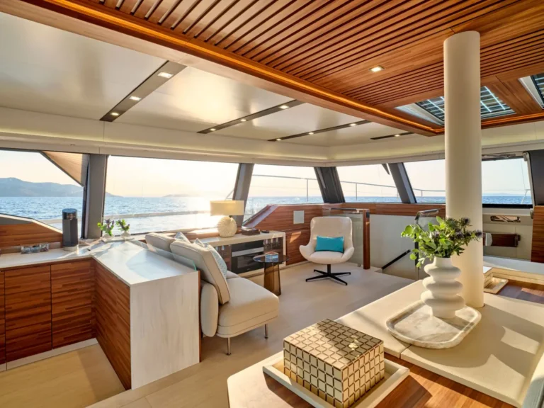 Thira 80 AD ASTRA – Saloon seating