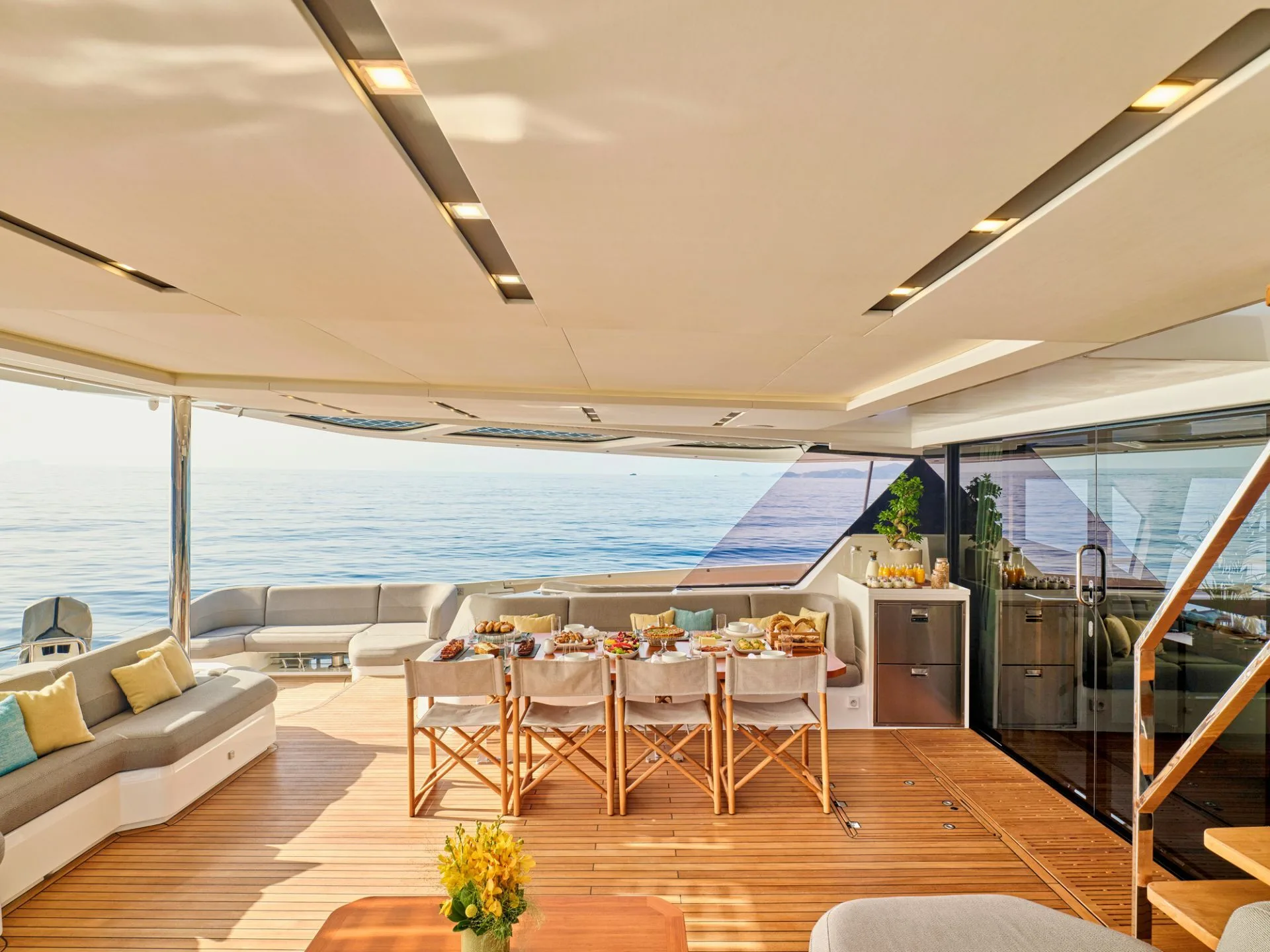Thira 80 ALOIA 80 – Aft deck dining
