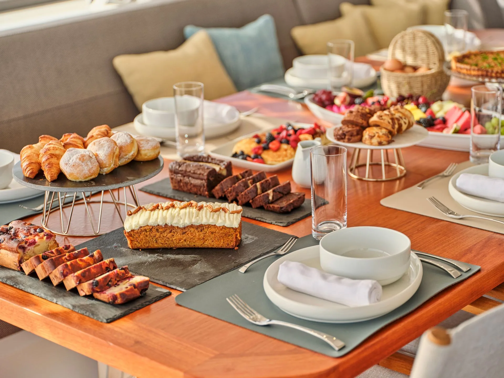 Thira 80 ALOIA 80 – Breakfast spread