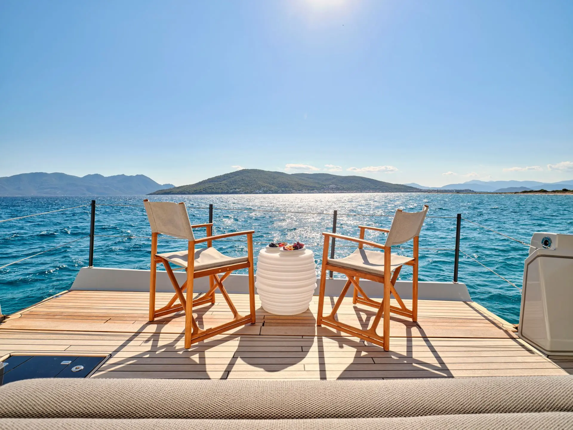 Thira 80 ALOIA 80 – Side terrace seating