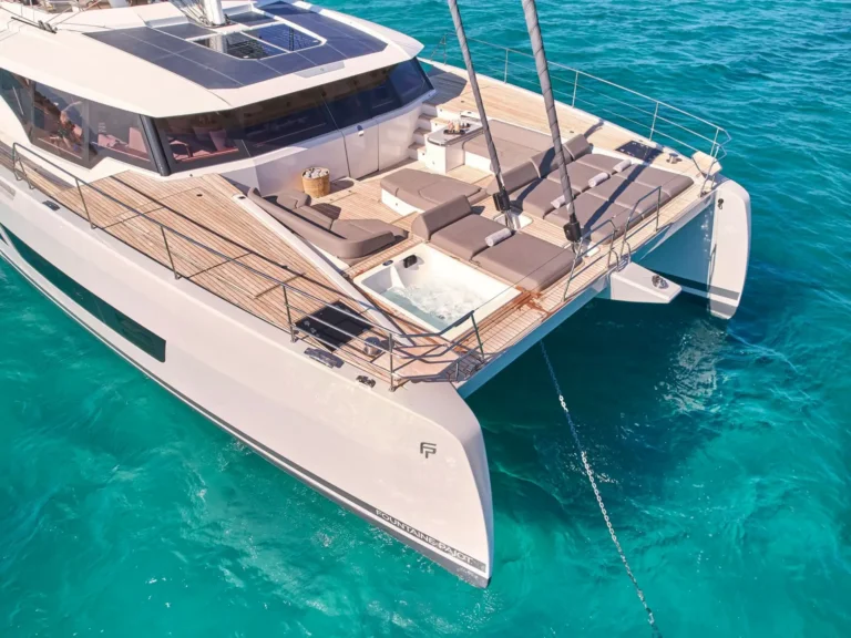 Thira 80 ALOIA 80 – Foredeck from above