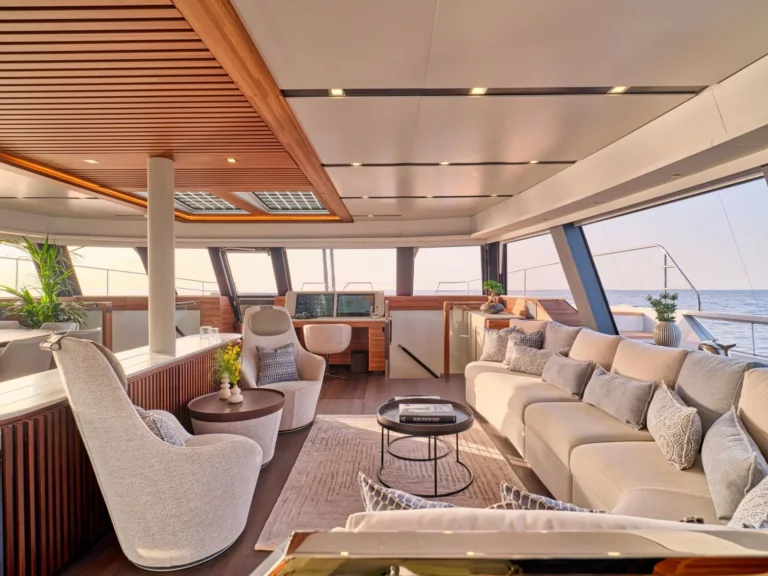 Thira 80 ALOIA 80 – Saloon lounge