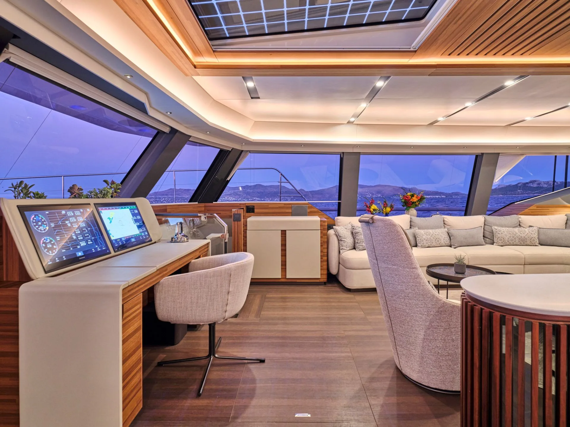 Thira 80 ALOIA 80 – Navigation station