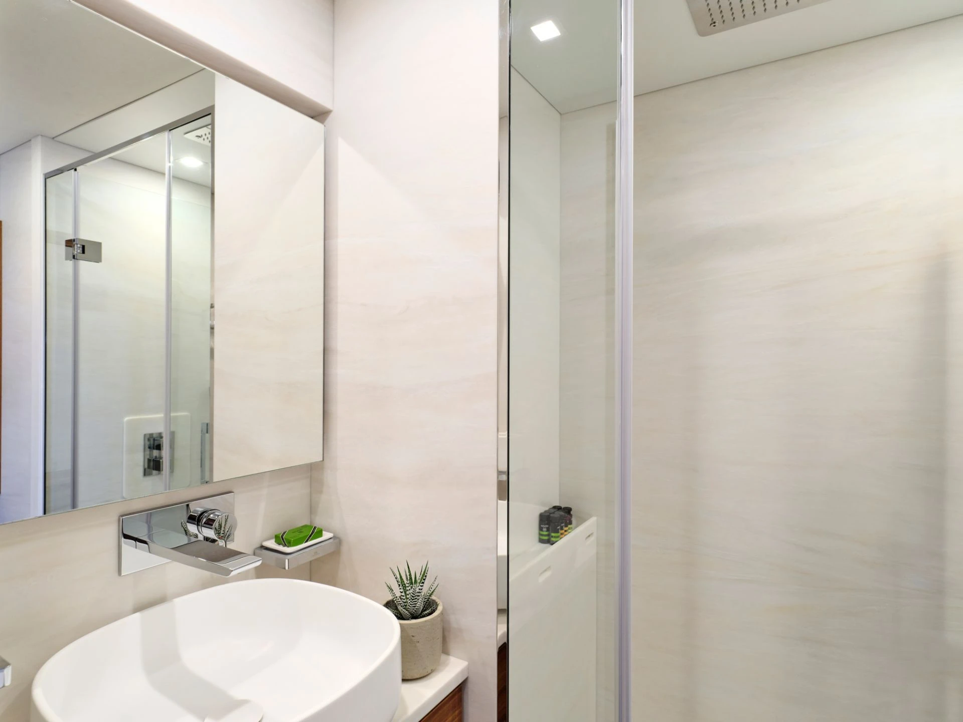 Thira 80 ALOIA 80 – Guest bathroom
