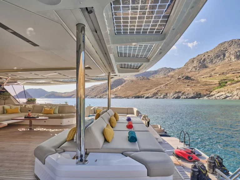 Thira 80 SOL MADININA – Aft deck seating