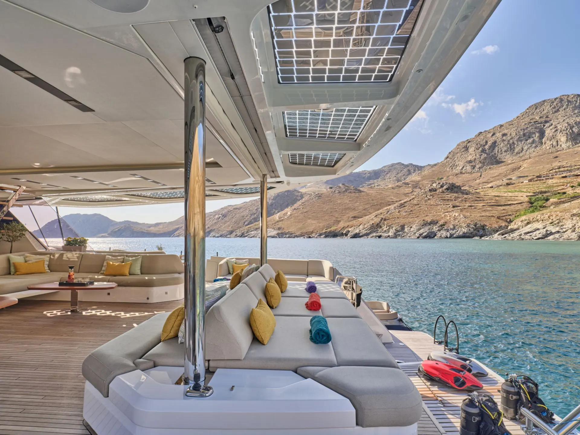 Thira 80 SOL MADININA – Aft deck seating