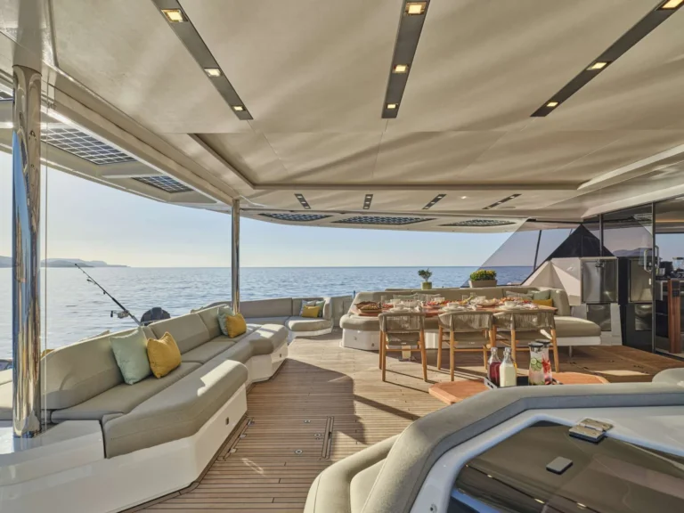 Thira 80 SOL MADININA – Aft deck lounge