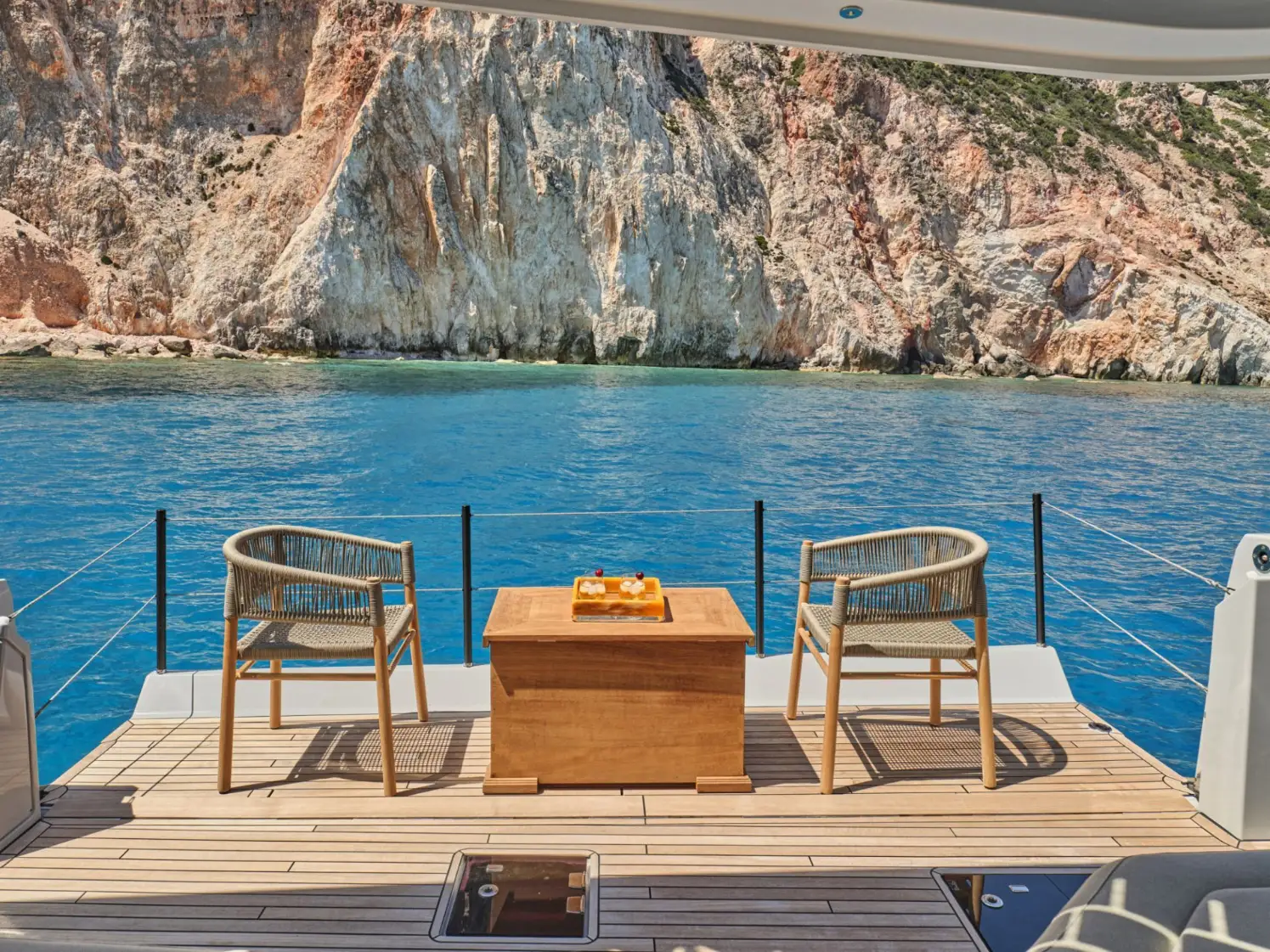 Thira 80 SOL MADININA – Side balcony at anchor