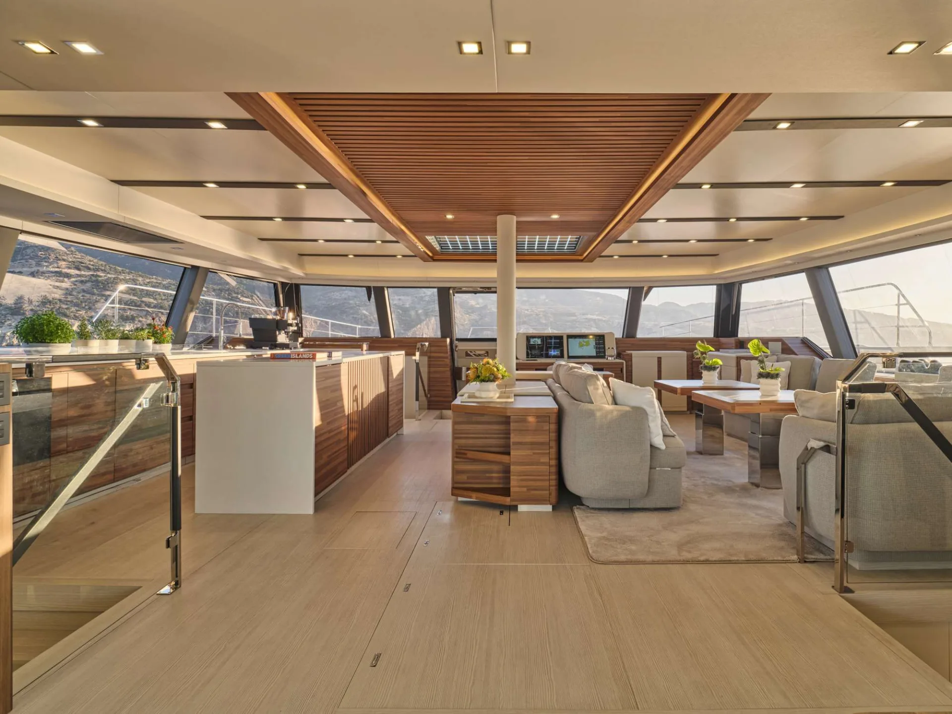 Thira 80 SOL MADININA – Main saloon