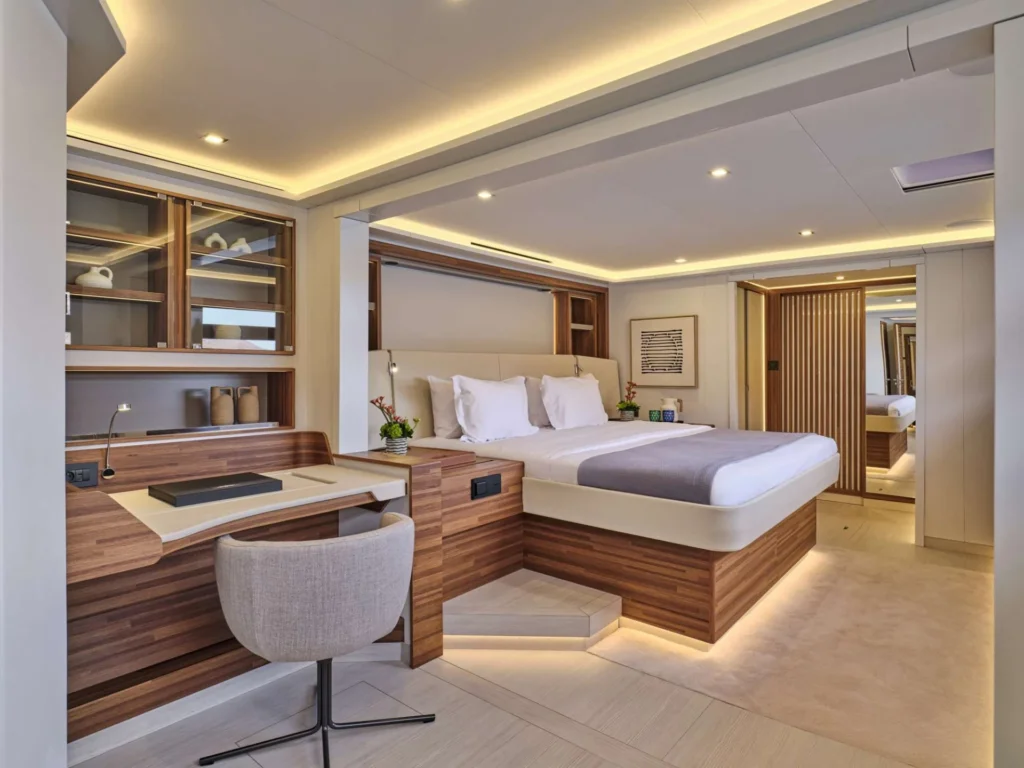 Thira 80 SOL MADININA – Owner’s suite